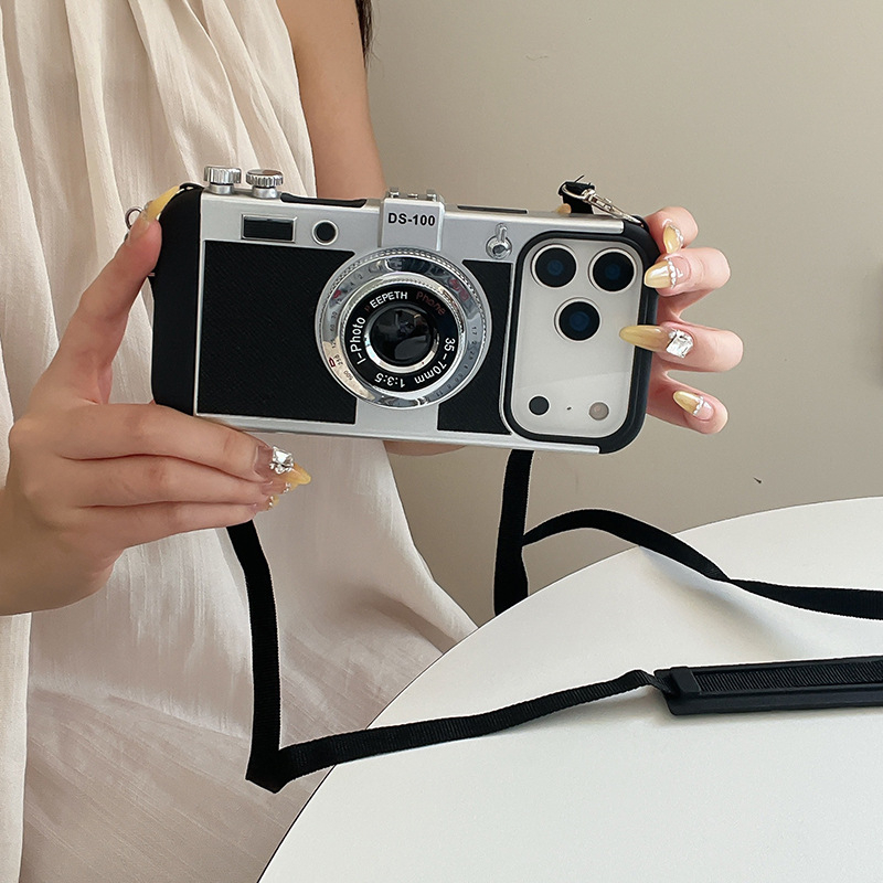 Emily in Paris Vintage Camera  - Vintage Item 评论和价格