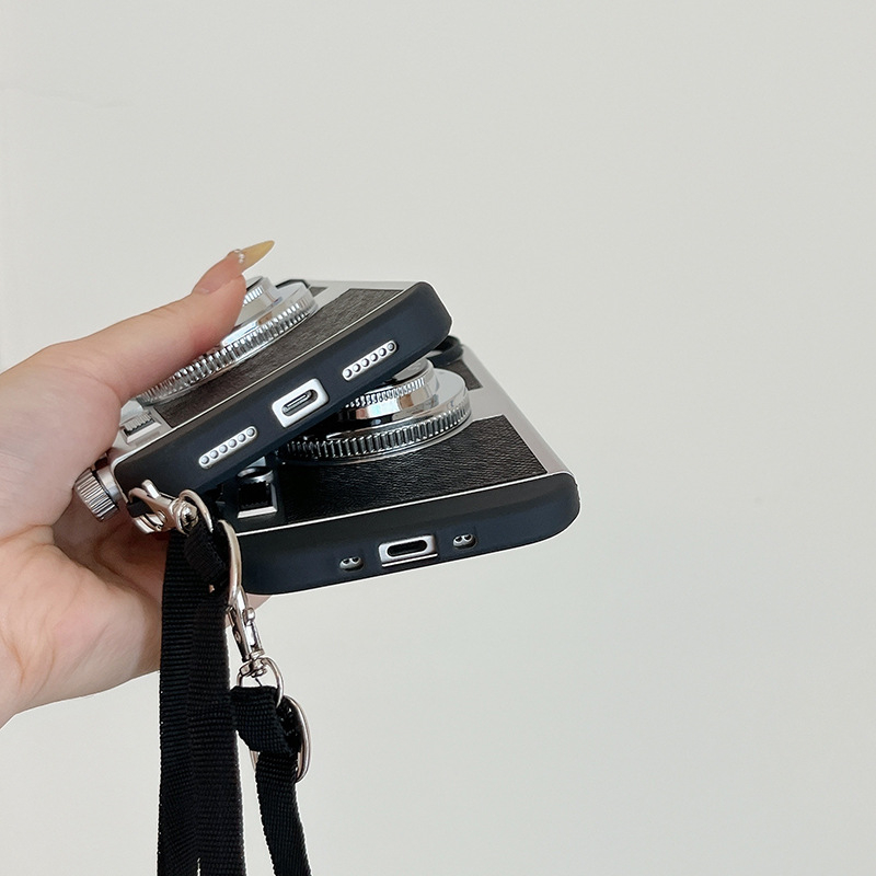 Emily in Paris Vintage Camera  - Vintage Item 评论和价格