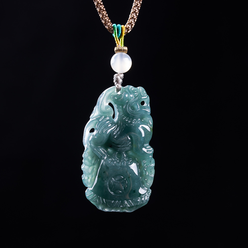 Burmese Jadeite Pixiu Pendant  - Vintage Necklace 评论和价格