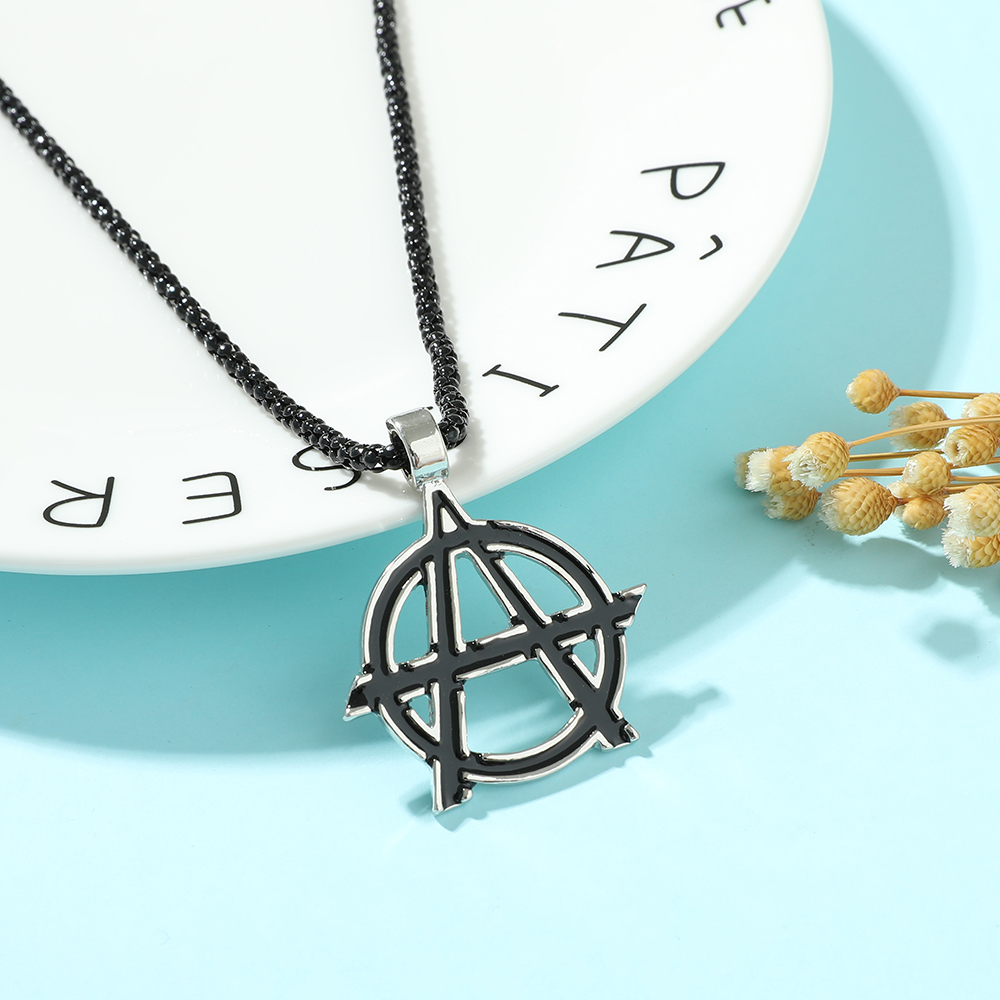 Movies Avengers Symbol Letter  - Vintage Item 评论和价格
