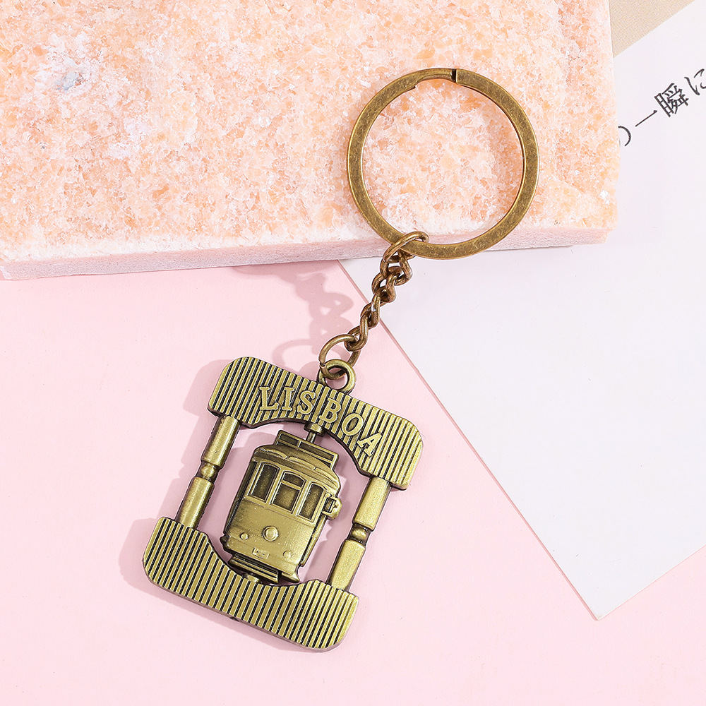 Vintage Tram Design Metal Keyc - Vintage Item 评论和价格