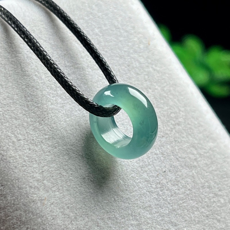 Natural Emerald Blue Water Luc - Vintage Necklace 评论和价格