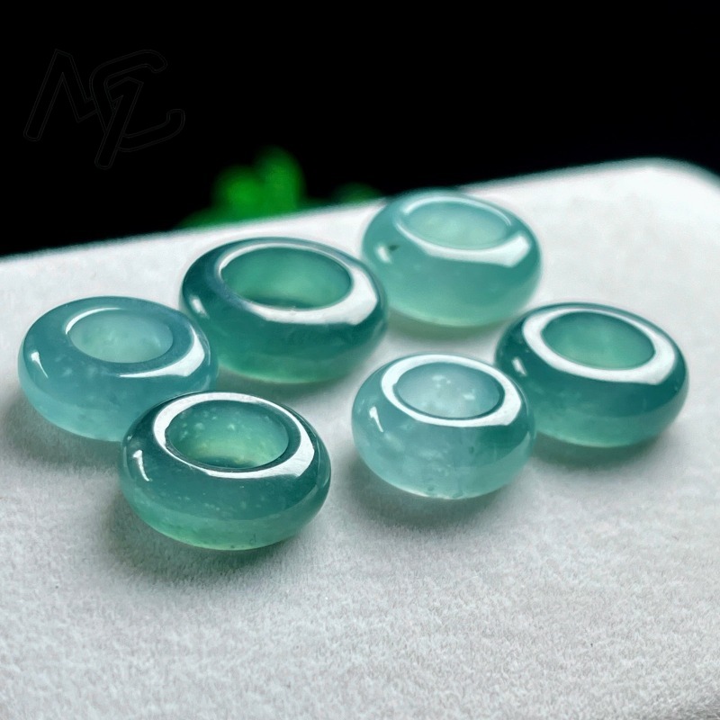 Natural Emerald Blue Water Luc - Vintage Necklace 评论和价格