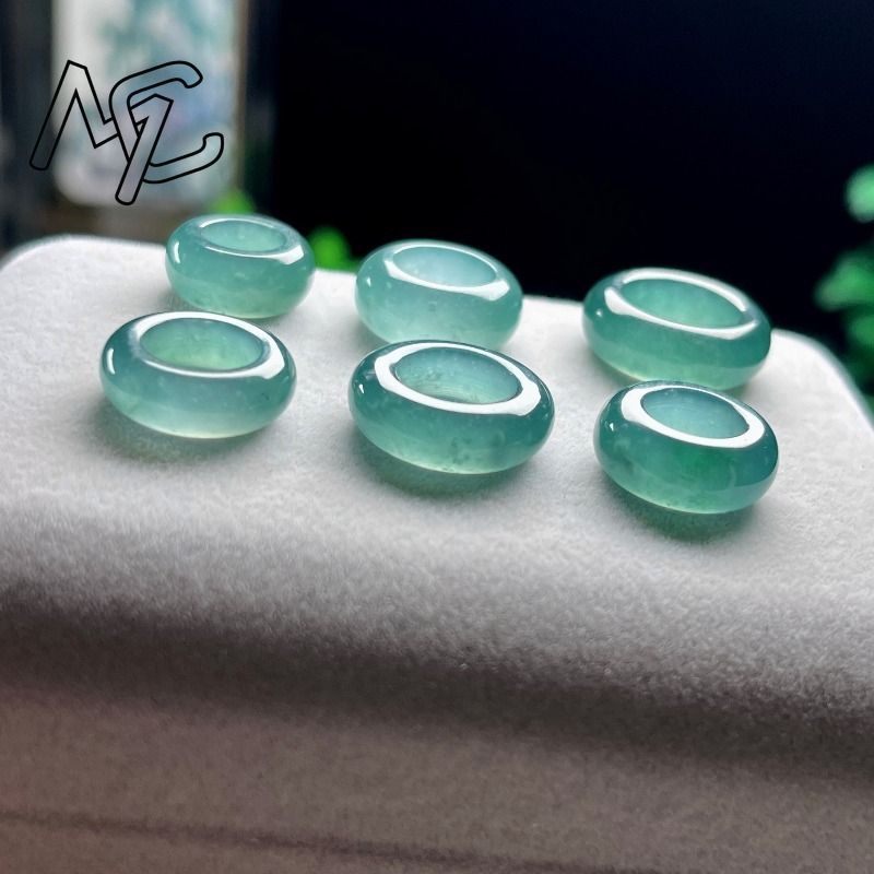 Natural Emerald Blue Water Luc - Vintage Necklace 评论和价格