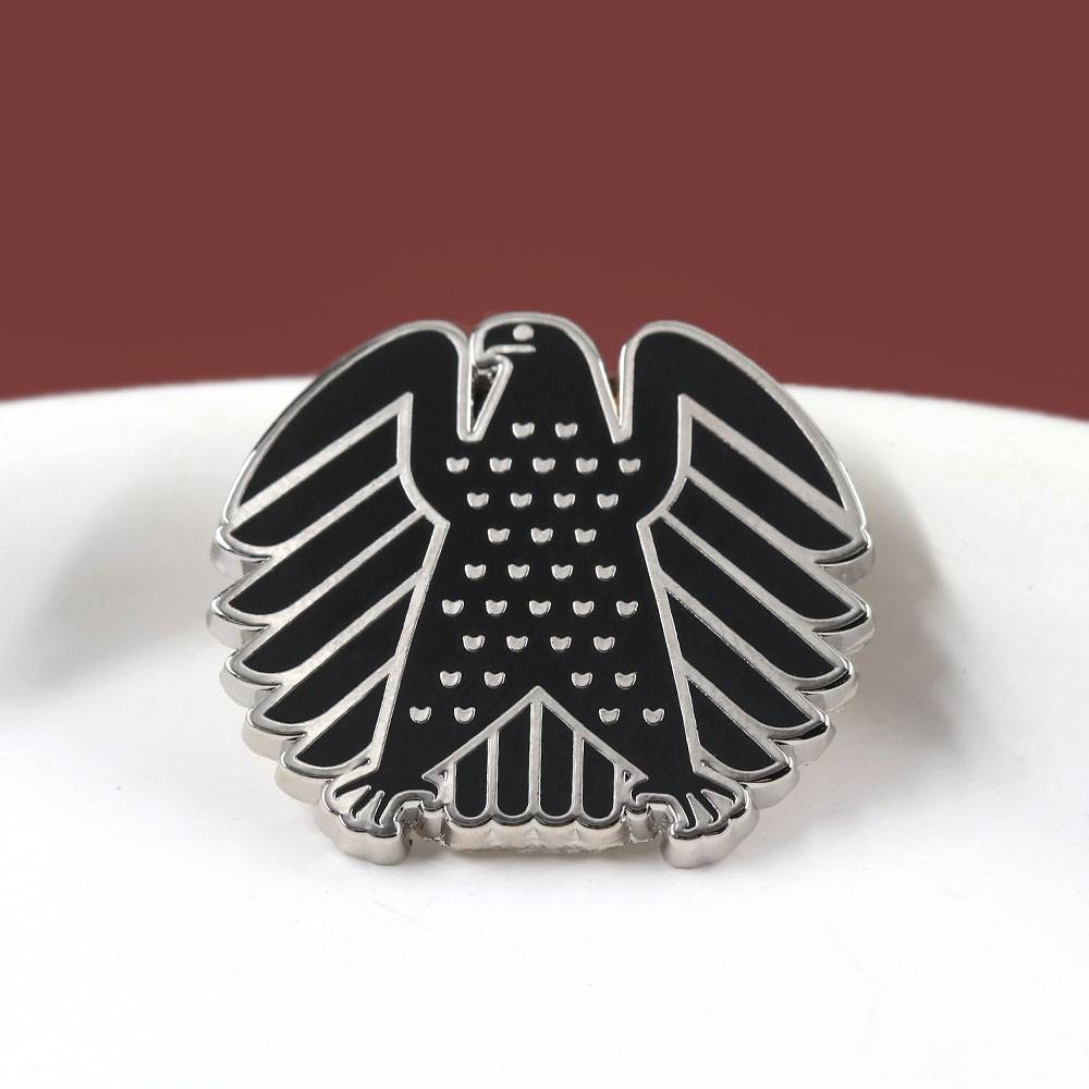 German Federal Black Hawk Broo - Vintage Collectible Pins 评论和价格
