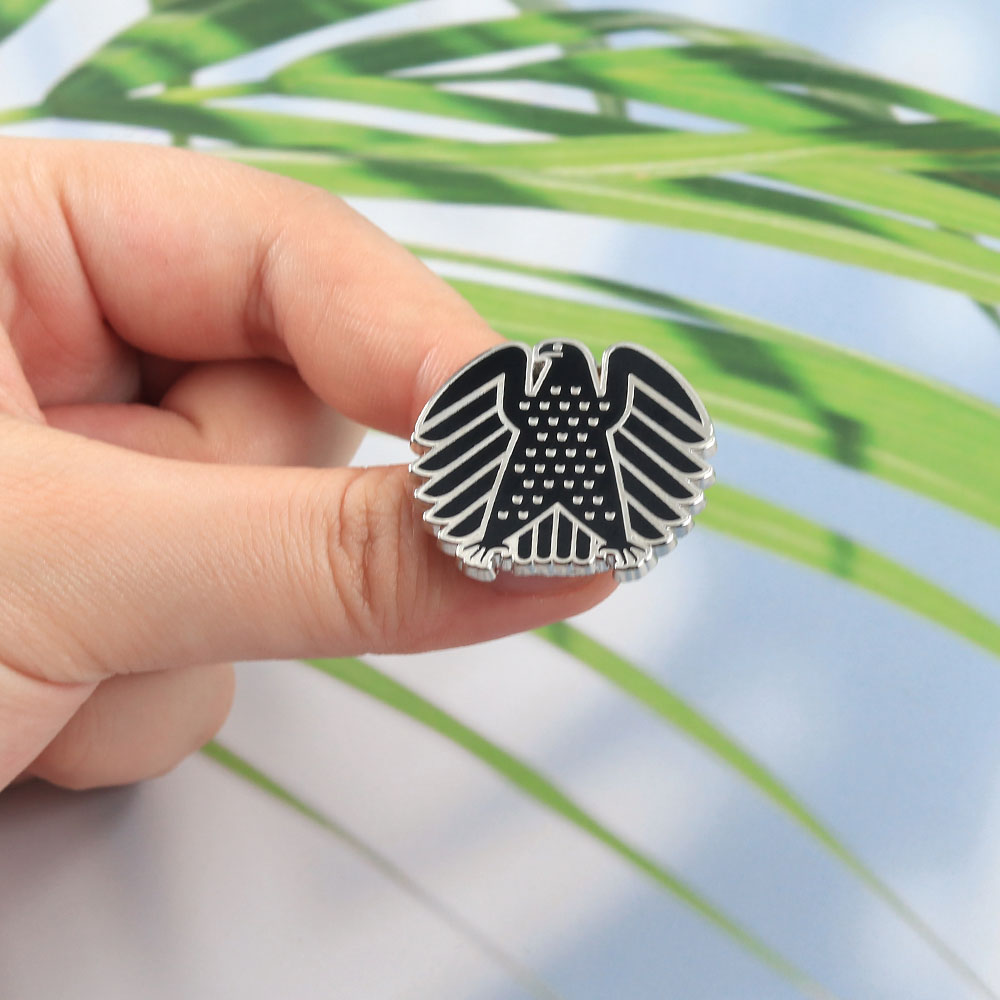 German Federal Black Hawk Broo - Vintage Collectible Pins 评论和价格